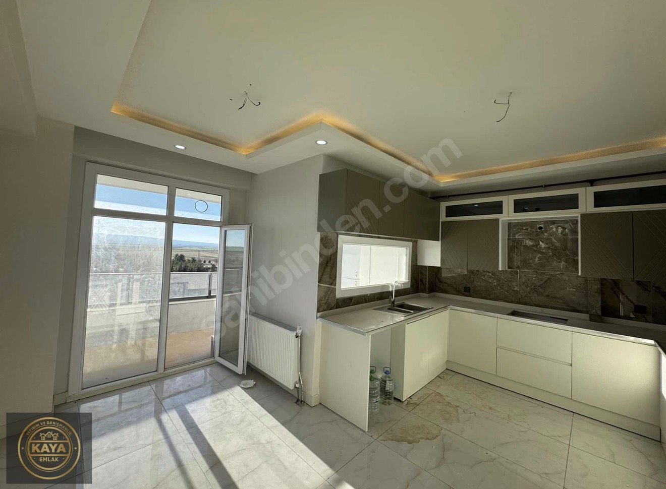 KAYA EMLAK'TAN ALTINDAĞ BÖLGESİ ACİL SATILIK 3+1 DAİRE